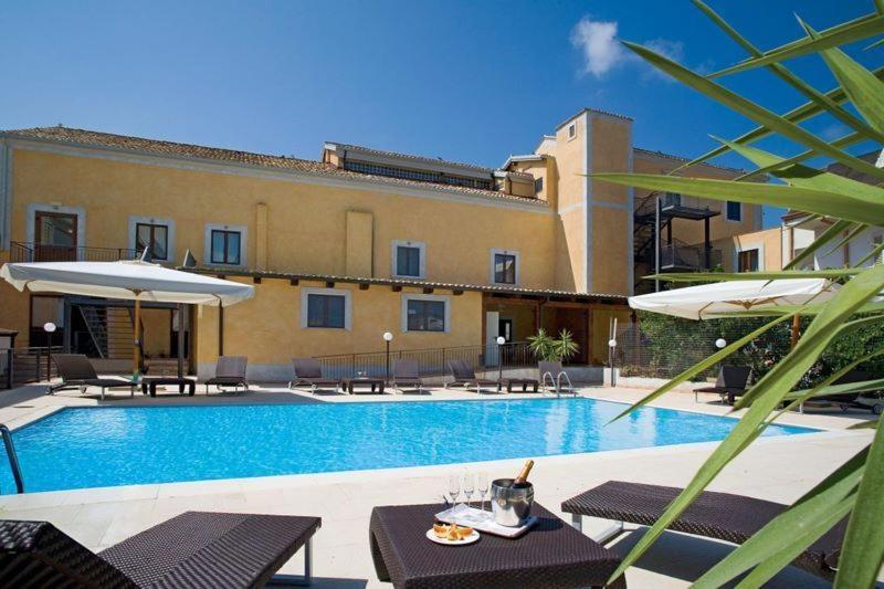 Hotel Palazzo Marzano Briatico Exterior foto